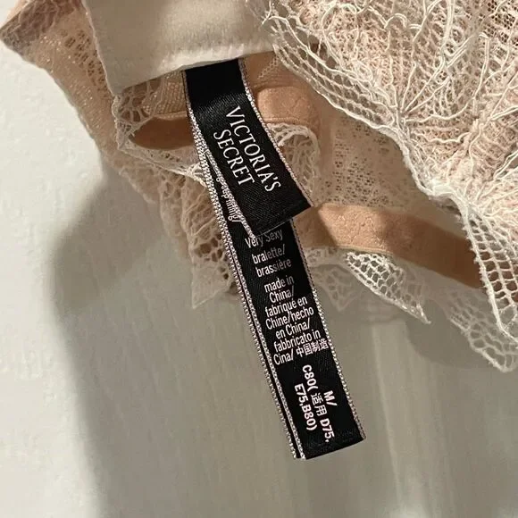 Victoria's Secret Women's Cream Lace Bralette - Picture 5 of 6